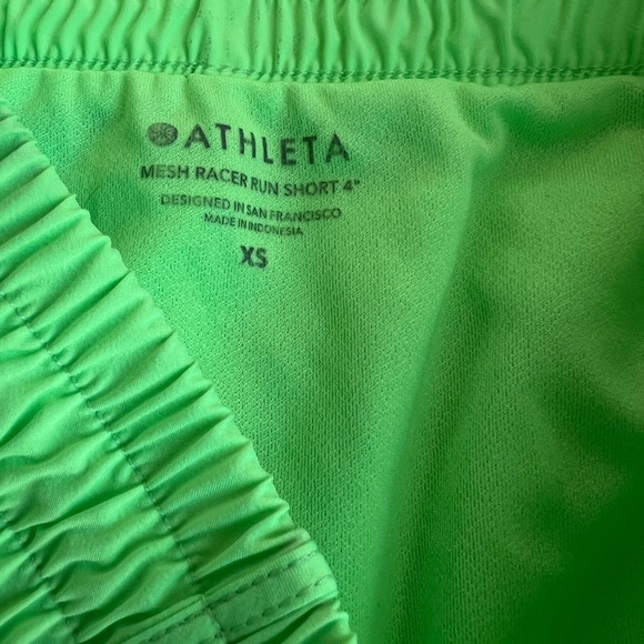 🌟Athleta Crew Necks Tank Tops & Shorts 5 piece Bundle! 4 Tops and 1 short - Picture 7 of 11